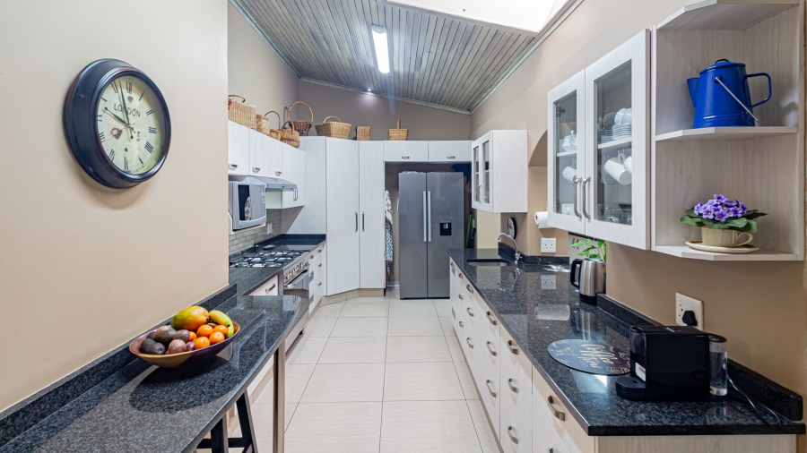 4 Bedroom Property for Sale in Alberante Gauteng