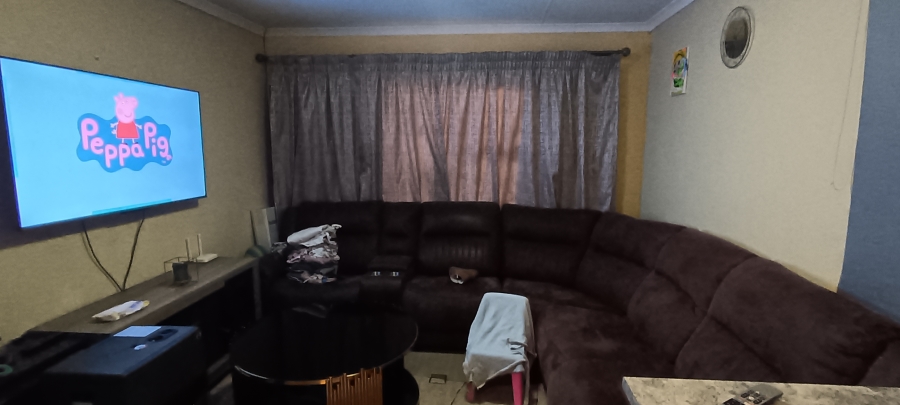 2 Bedroom Property for Sale in Windmill Park Gauteng