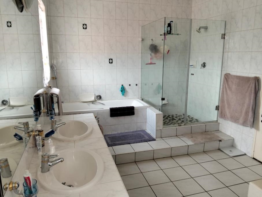 4 Bedroom Property for Sale in Randhart Gauteng