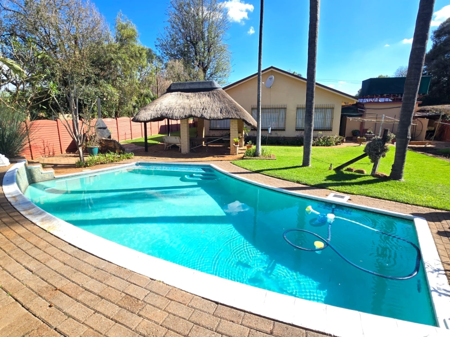 3 Bedroom Property for Sale in Sinoville Gauteng