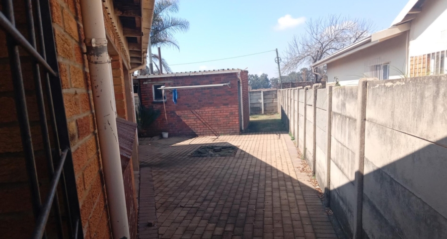 3 Bedroom Property for Sale in Strubenvale Gauteng