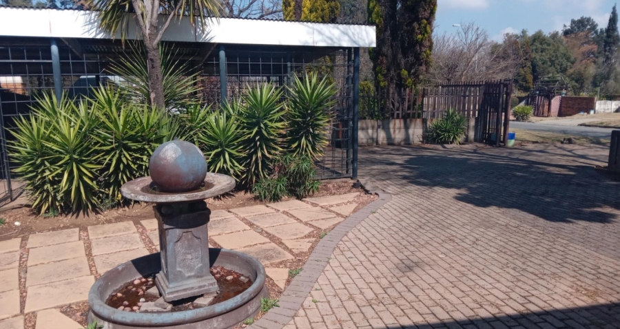 3 Bedroom Property for Sale in Strubenvale Gauteng