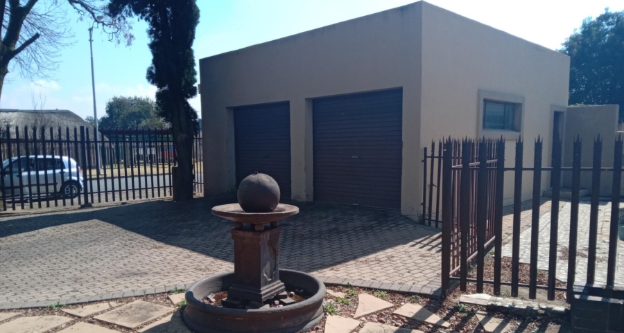 3 Bedroom Property for Sale in Strubenvale Gauteng