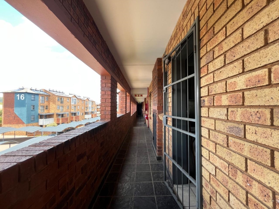 2 Bedroom Property for Sale in Montana Tuine Gauteng