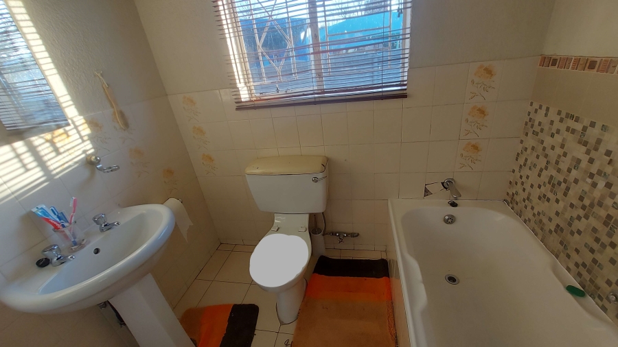 3 Bedroom Property for Sale in Crystal Park Gauteng