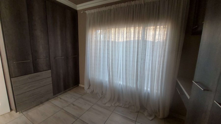 3 Bedroom Property for Sale in Crystal Park Gauteng