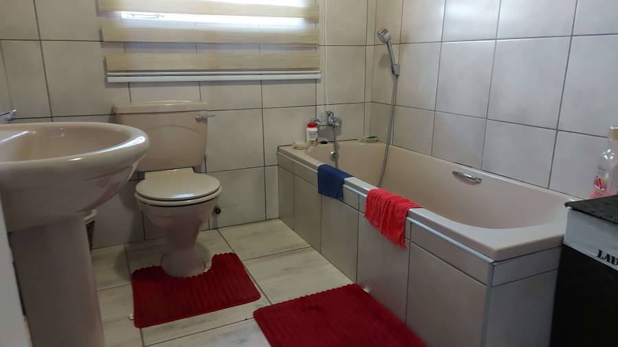 3 Bedroom Property for Sale in Crystal Park Gauteng