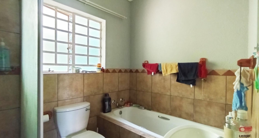 2 Bedroom Property for Sale in La Montagne Gauteng
