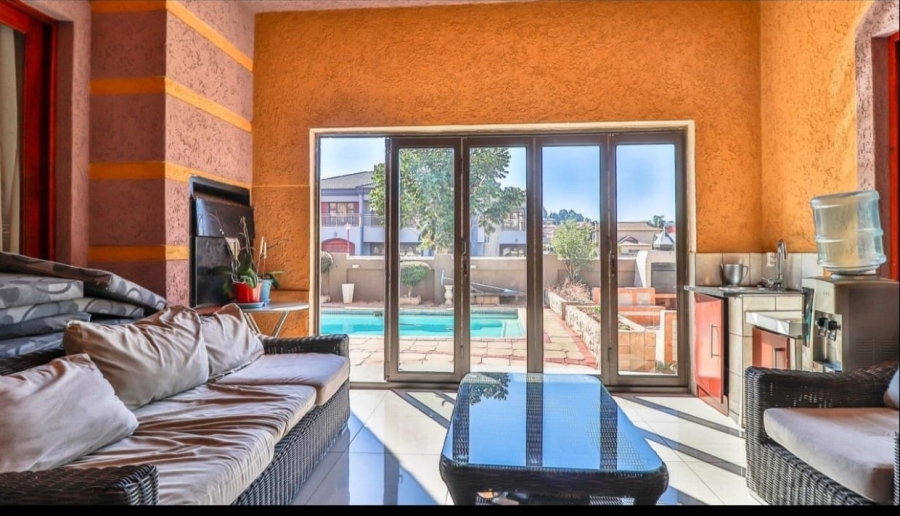 5 Bedroom Property for Sale in Magaliesberg Country Estate Gauteng