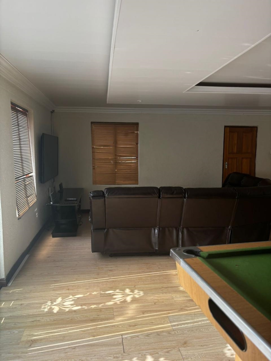 5 Bedroom Property for Sale in Magaliesberg Country Estate Gauteng