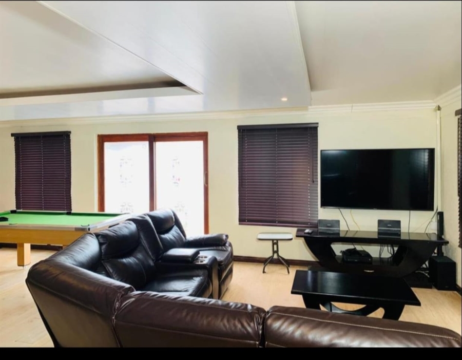 5 Bedroom Property for Sale in Magaliesberg Country Estate Gauteng