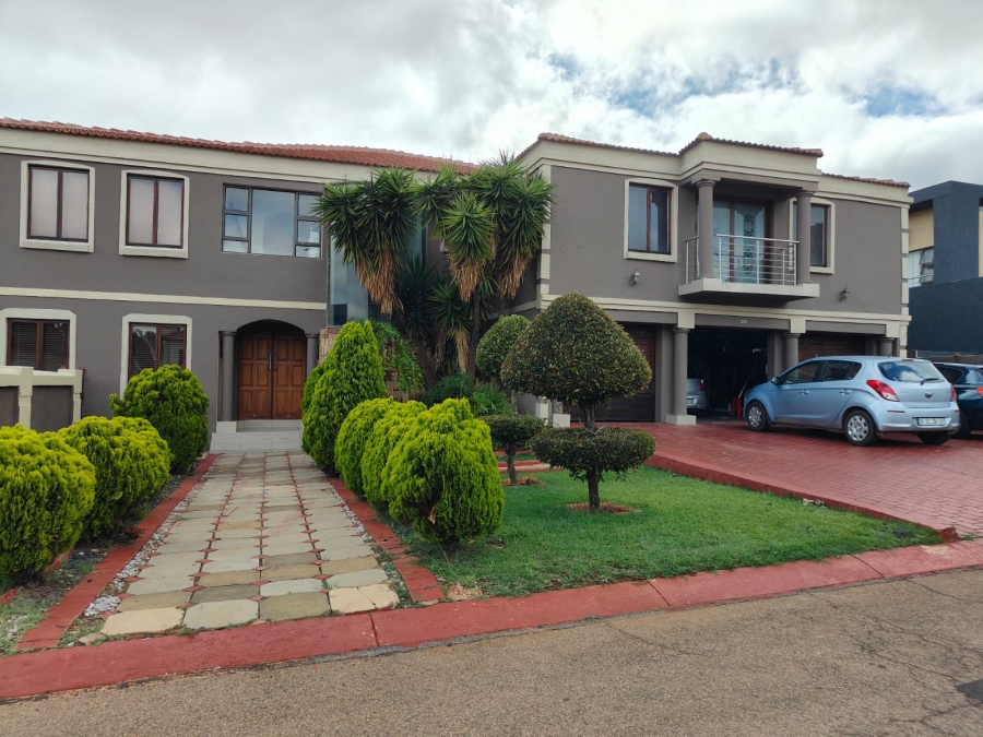 5 Bedroom Property for Sale in Magaliesberg Country Estate Gauteng