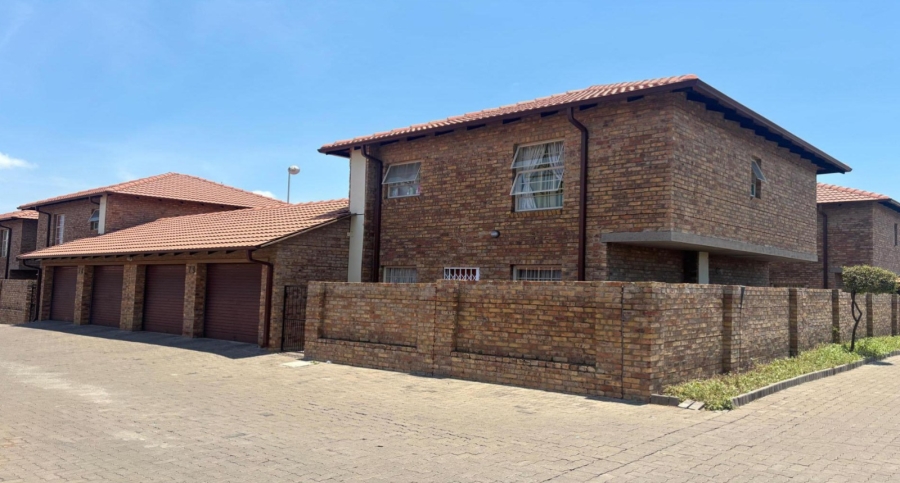 3 Bedroom Property for Sale in Annlin Gauteng