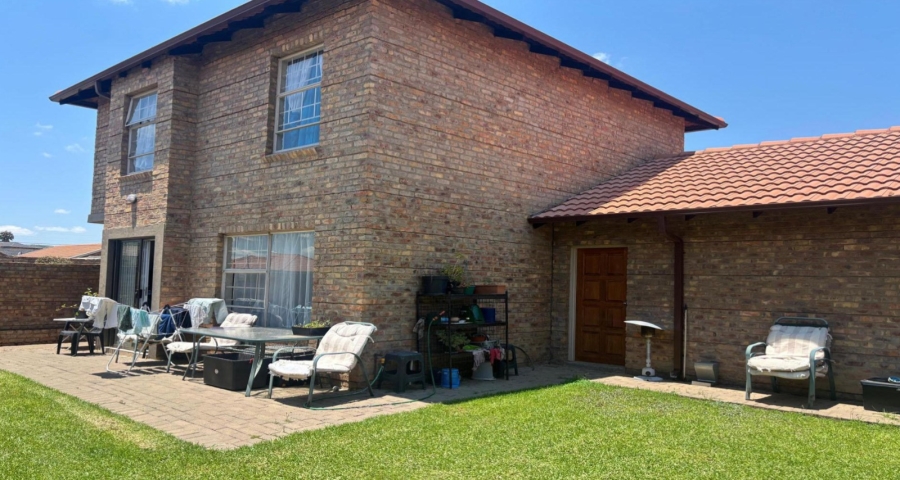 3 Bedroom Property for Sale in Annlin Gauteng