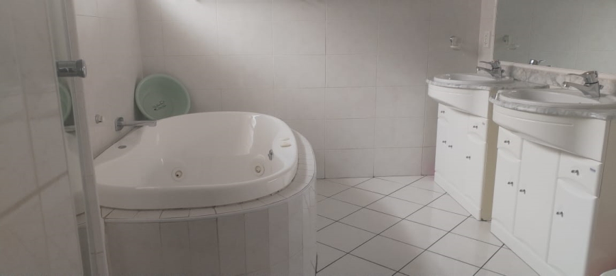 4 Bedroom Property for Sale in Highlands North Gauteng