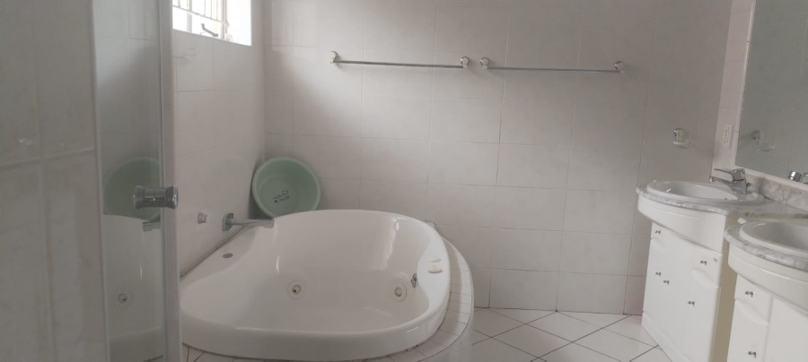 4 Bedroom Property for Sale in Highlands North Gauteng