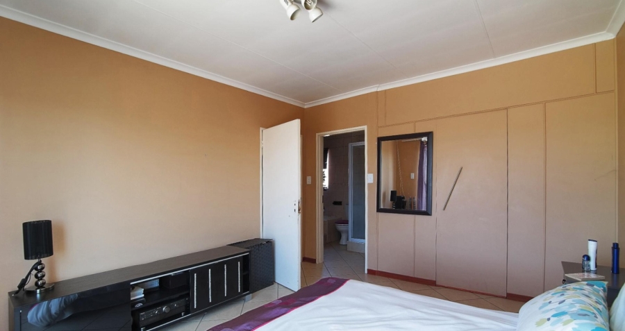 3 Bedroom Property for Sale in Noordwyk Gauteng