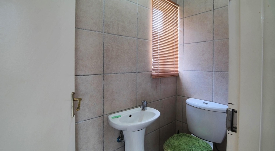 3 Bedroom Property for Sale in Noordwyk Gauteng