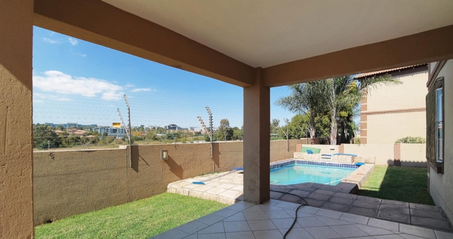 3 Bedroom Property for Sale in Noordwyk Gauteng