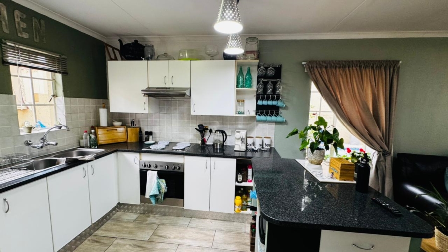 3 Bedroom Property for Sale in Willowbrook Gauteng