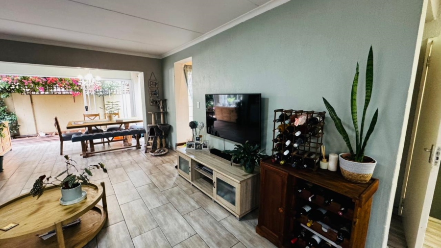 3 Bedroom Property for Sale in Willowbrook Gauteng