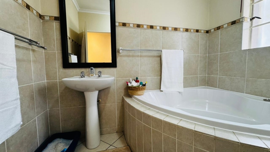 3 Bedroom Property for Sale in Willowbrook Gauteng