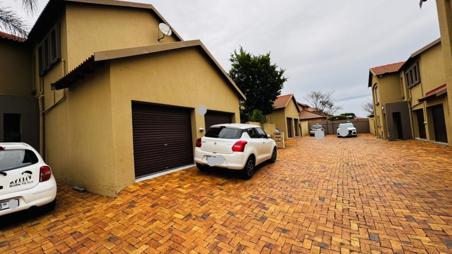 3 Bedroom Property for Sale in Willowbrook Gauteng