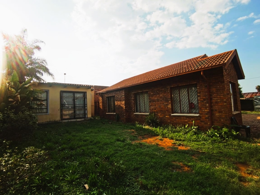 3 Bedroom Property for Sale in Jan Niemand Park Gauteng