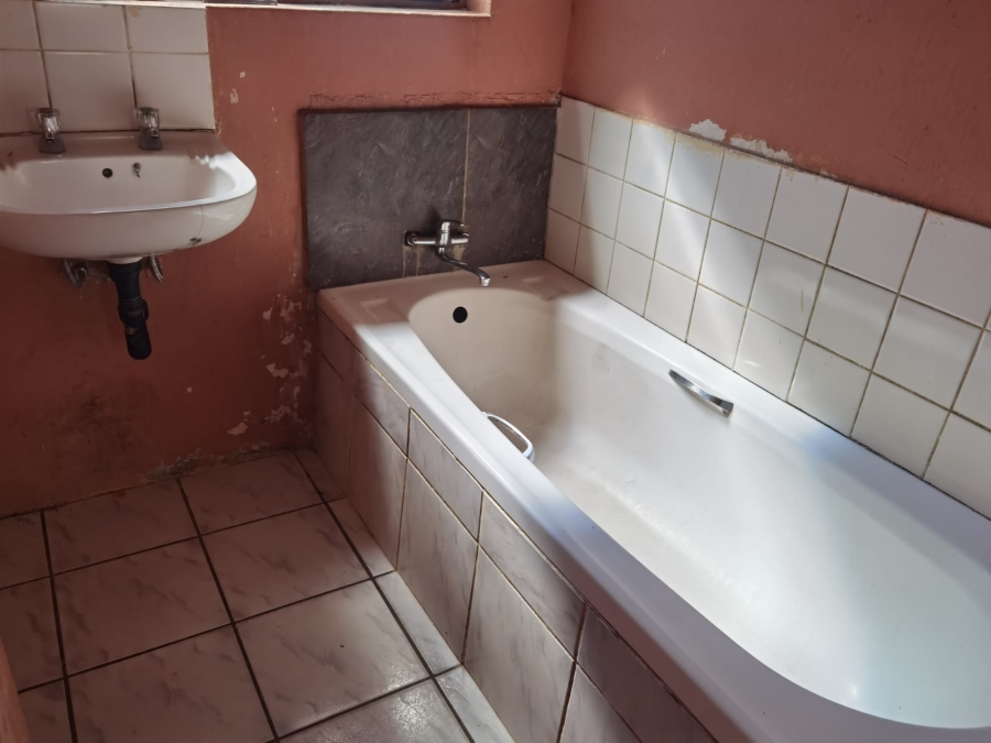 3 Bedroom Property for Sale in Jan Niemand Park Gauteng
