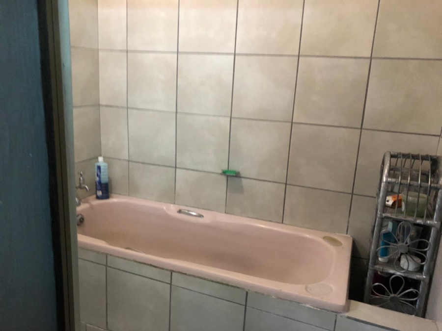 6 Bedroom Property for Sale in Springs Central Gauteng