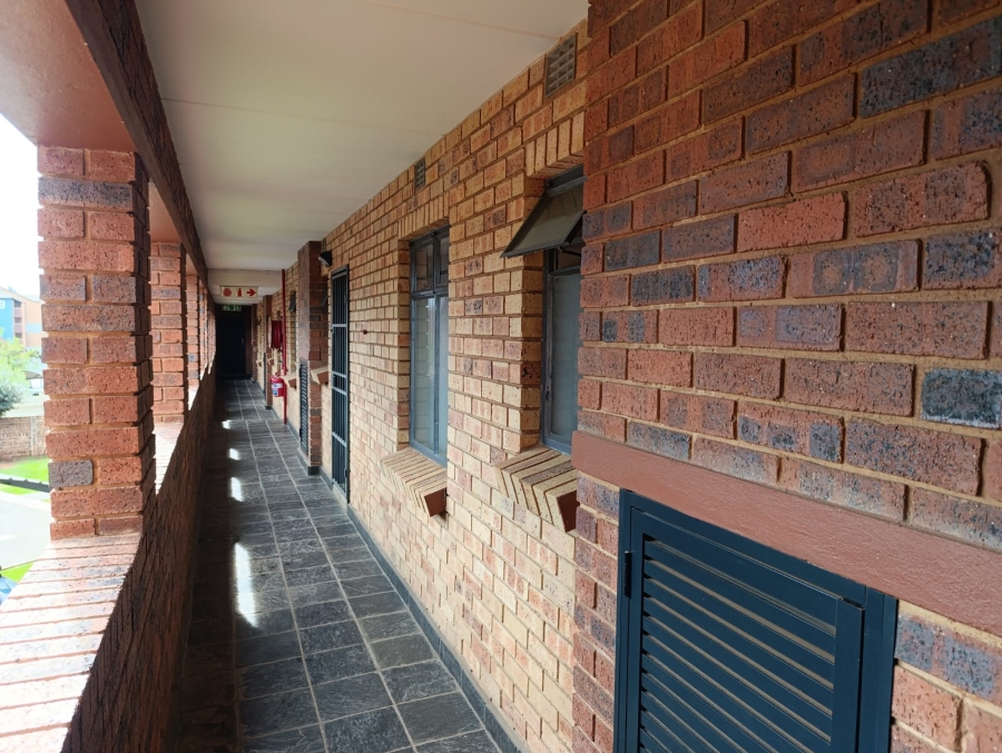 2 Bedroom Property for Sale in Montana Tuine Gauteng
