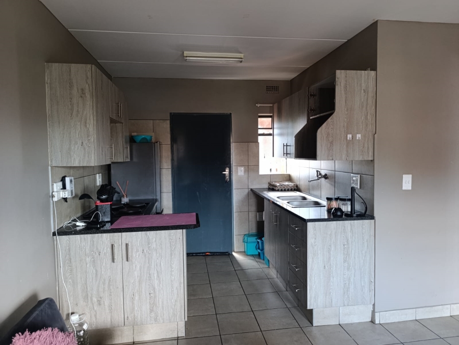 2 Bedroom Property for Sale in Montana Tuine Gauteng