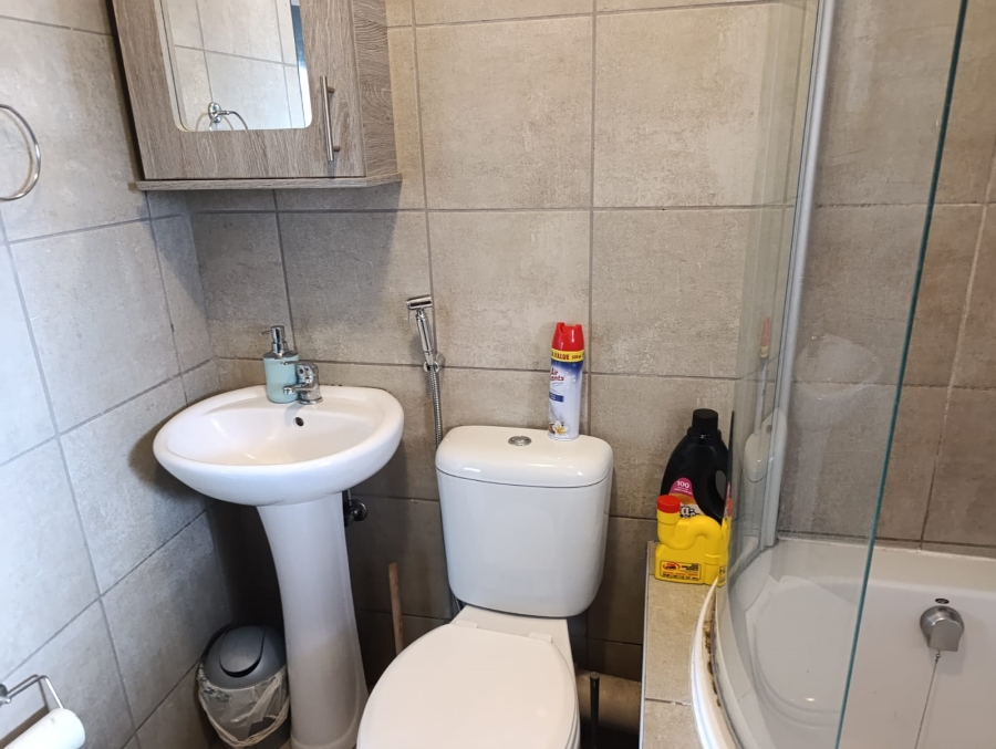 2 Bedroom Property for Sale in Montana Tuine Gauteng