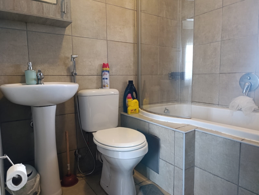 2 Bedroom Property for Sale in Montana Tuine Gauteng