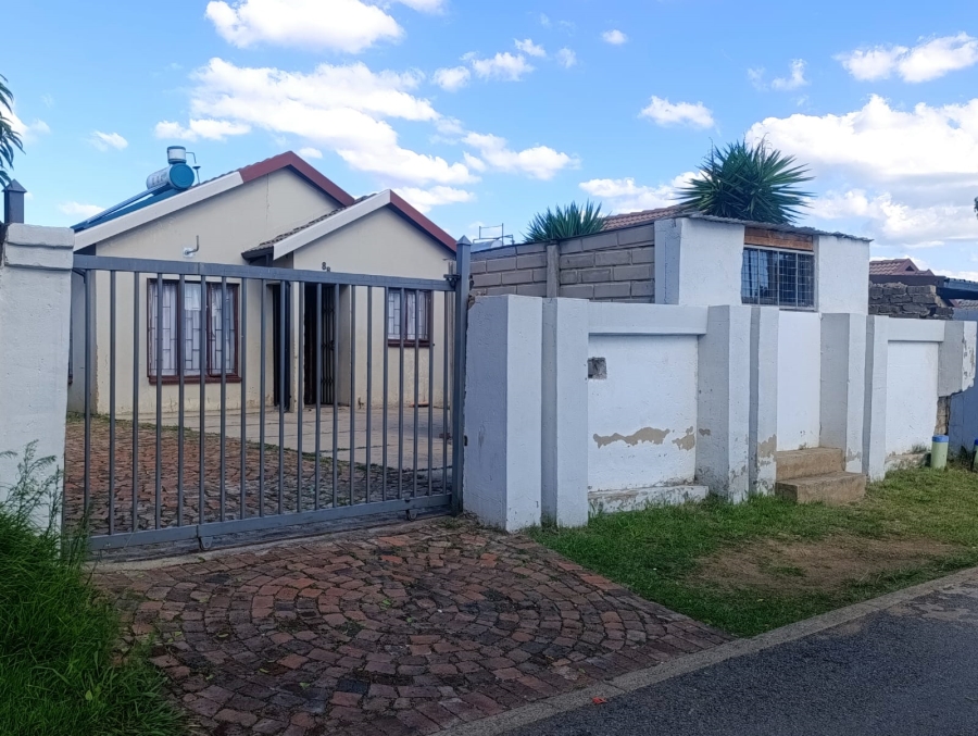 2 Bedroom Property for Sale in Elandspoort Gauteng
