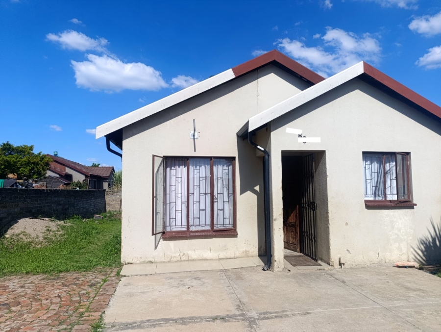 2 Bedroom Property for Sale in Elandspoort Gauteng