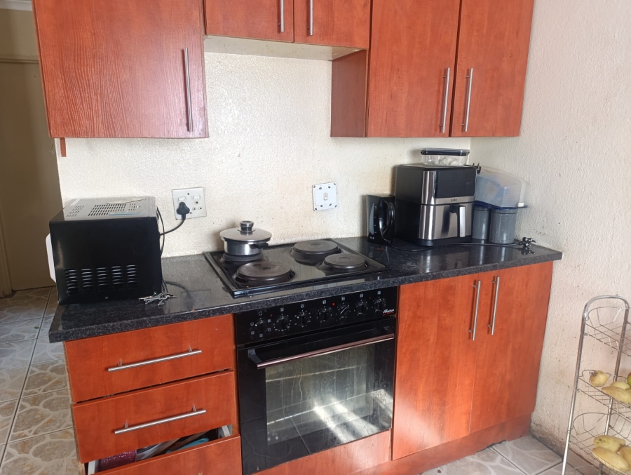 2 Bedroom Property for Sale in Elandspoort Gauteng