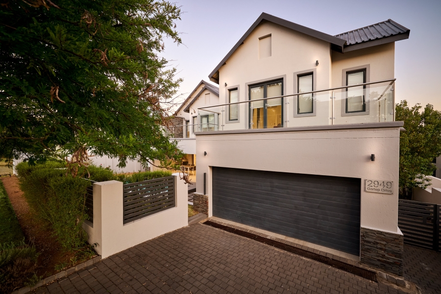 4 Bedroom Property for Sale in Waterfall Country Village Gauteng