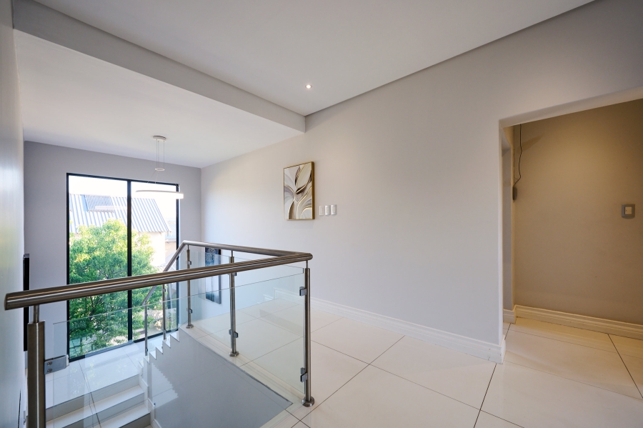 4 Bedroom Property for Sale in Waterfall Country Village Gauteng