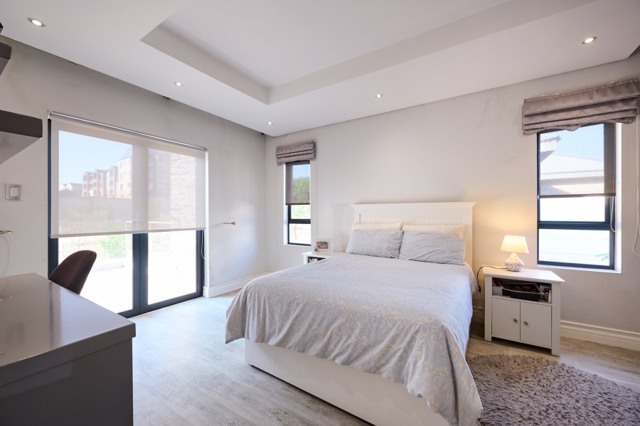 4 Bedroom Property for Sale in Waterfall Country Village Gauteng