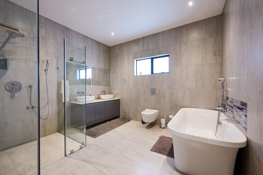 4 Bedroom Property for Sale in Waterfall Country Village Gauteng