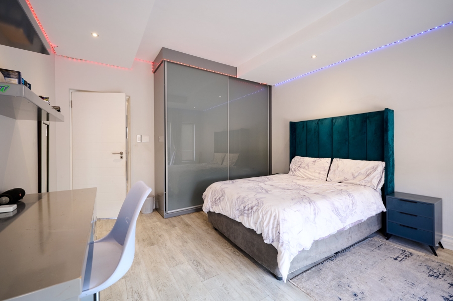 4 Bedroom Property for Sale in Waterfall Country Village Gauteng