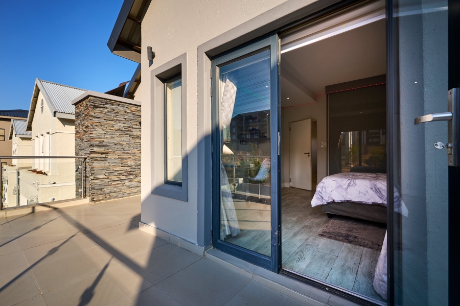 4 Bedroom Property for Sale in Waterfall Country Village Gauteng