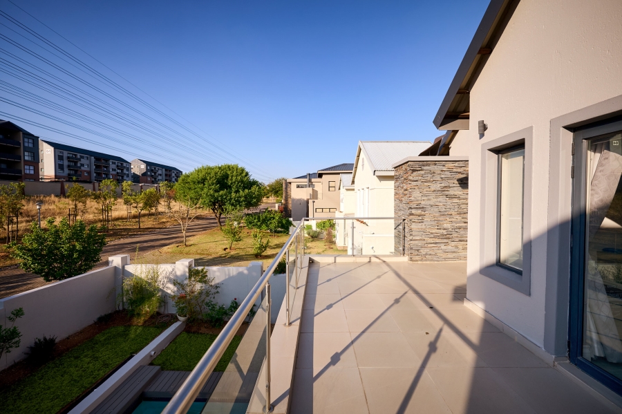 4 Bedroom Property for Sale in Waterfall Country Village Gauteng