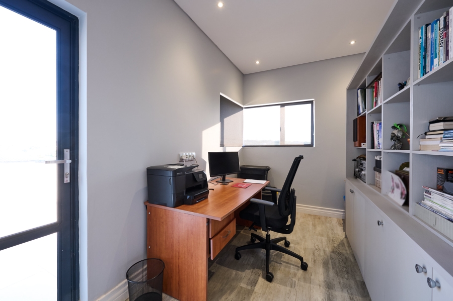 4 Bedroom Property for Sale in Waterfall Country Village Gauteng