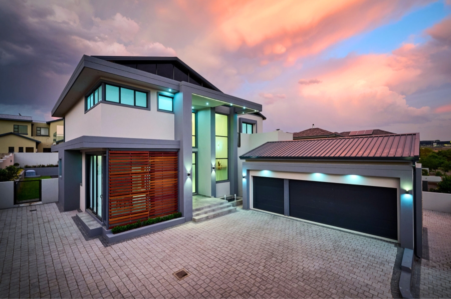 4 Bedroom Property for Sale in Waterfall Country Estate Gauteng