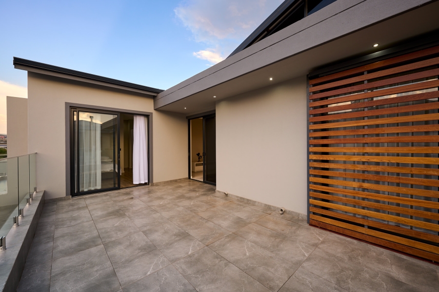 4 Bedroom Property for Sale in Waterfall Country Estate Gauteng