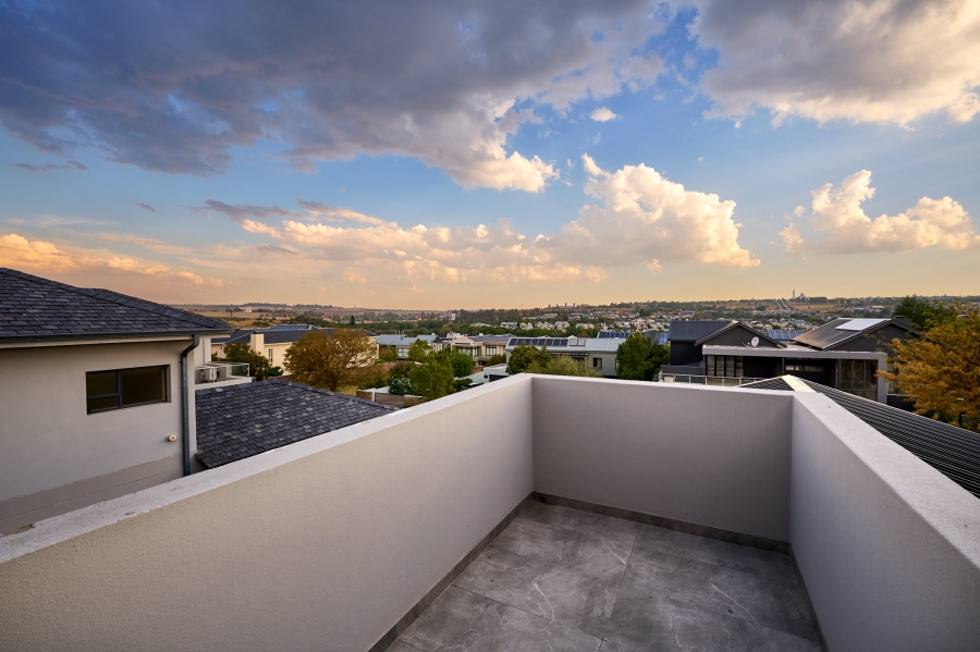 4 Bedroom Property for Sale in Waterfall Country Estate Gauteng