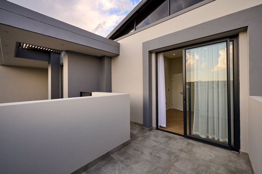 4 Bedroom Property for Sale in Waterfall Country Estate Gauteng