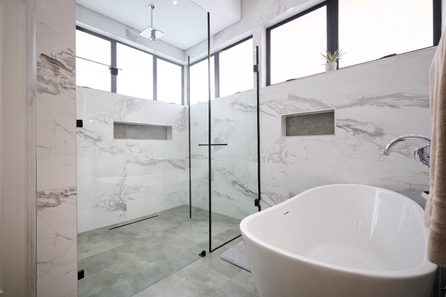 4 Bedroom Property for Sale in Waterfall Country Estate Gauteng